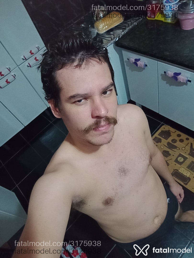 Acompanhante homem morena (o) de olhos castanhos em Marília - Diogo