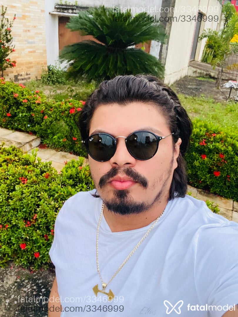 Acompanhante homem com cabelo castanho de olhos mel em Recife - Danilo Dutra