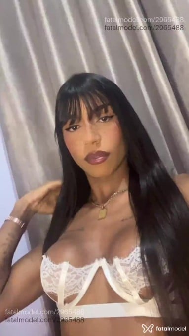 Acompanhante mulher trans com cabelo castanho de olhos pretos em Belo Horizonte - Jamily índiaa