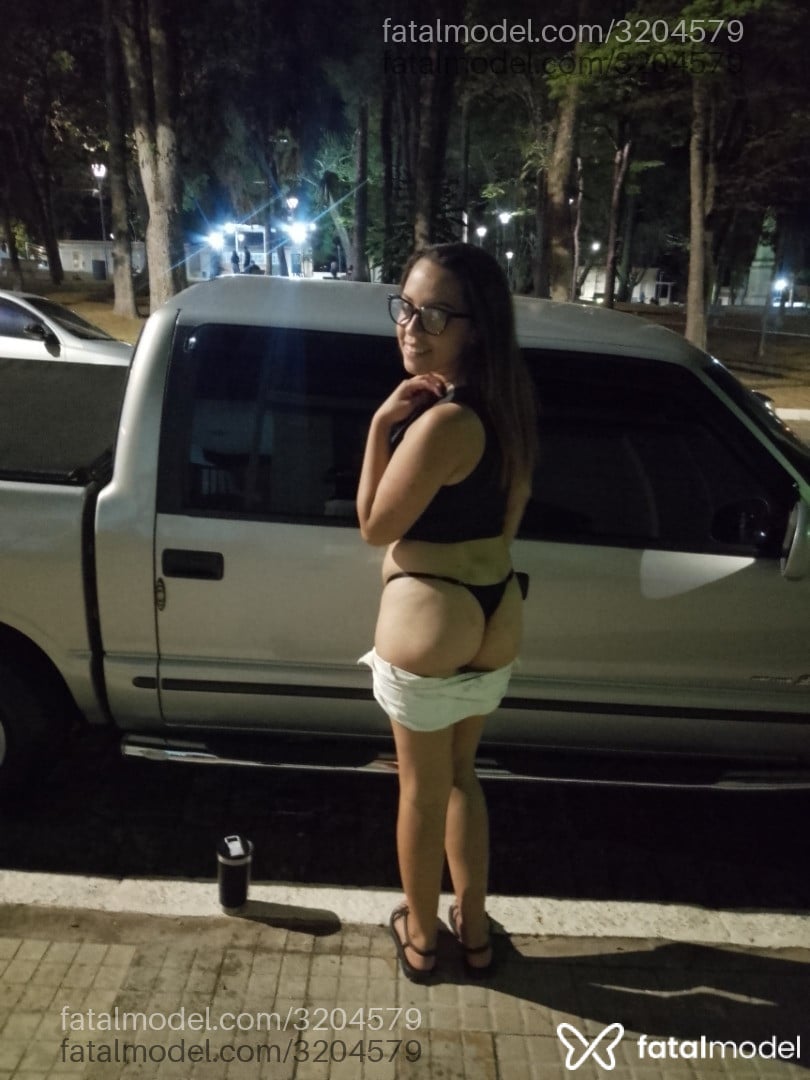 Acompanhante mulher com cabelo castanho de olhos pretos em Guaranésia - Isahesposa