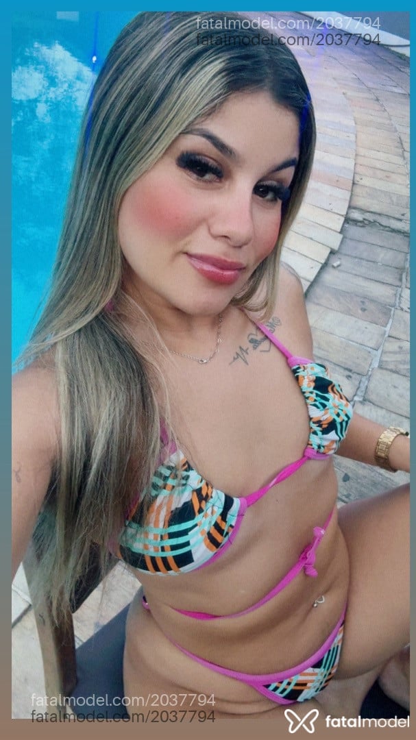 Acompanhante mulher loira (o) de olhos castanhos em Alfenas - Luana Teixeira