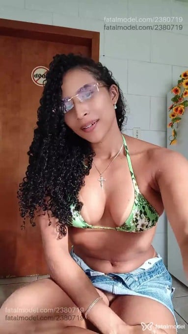 Acompanhante mulher morena (o) de olhos pretos em Goiânia - Letícia Santos