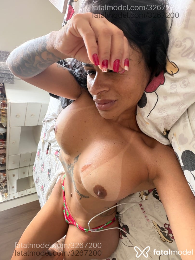 Acompanhante mulher morena (o) de olhos pretos em Lavras - Karina