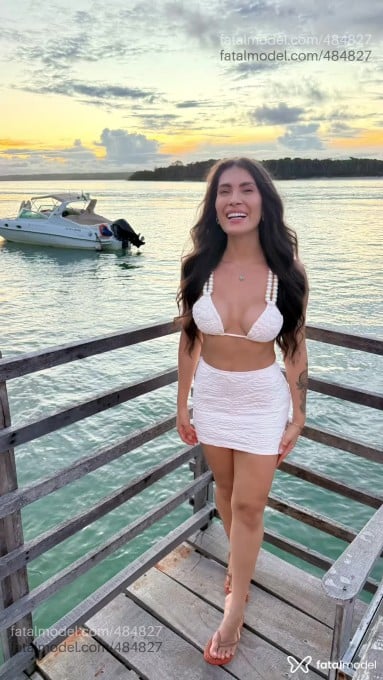 Acompanhante mulher com cabelo castanho de olhos castanhos em Santa Cruz do Sul - Marina