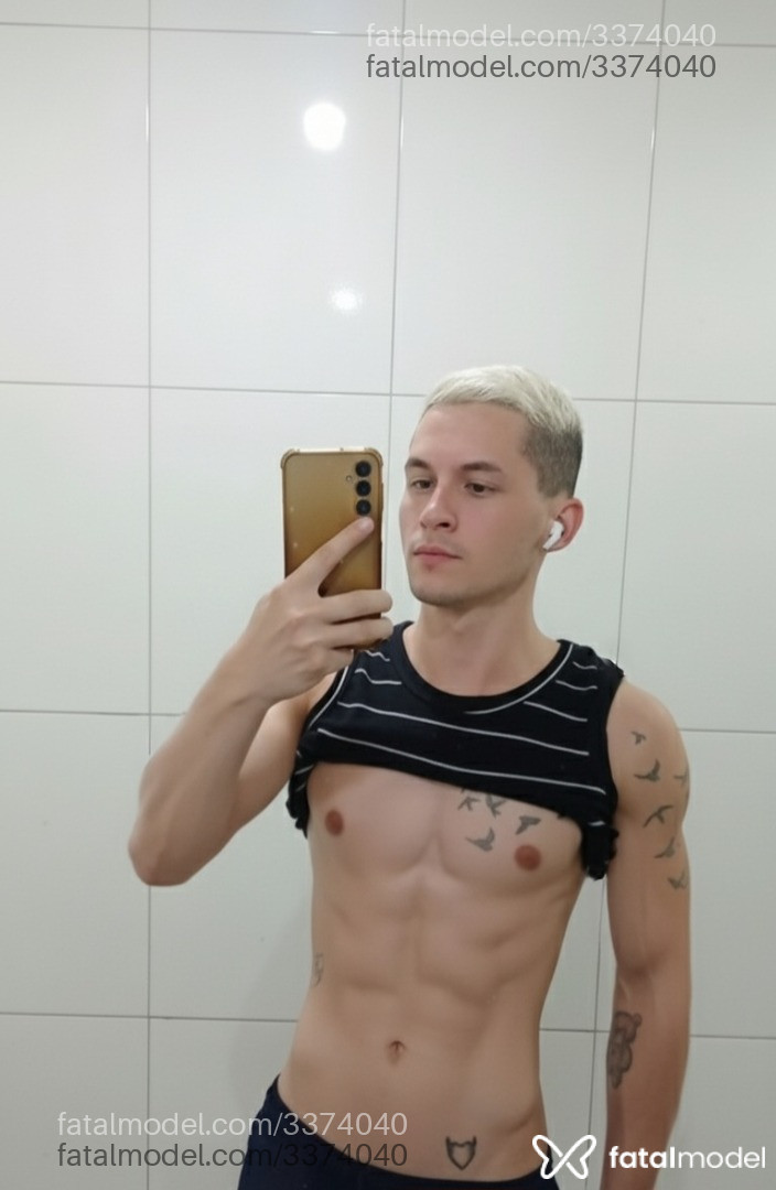 Acompanhante homem loira (o) de olhos castanhos - Loirogelado