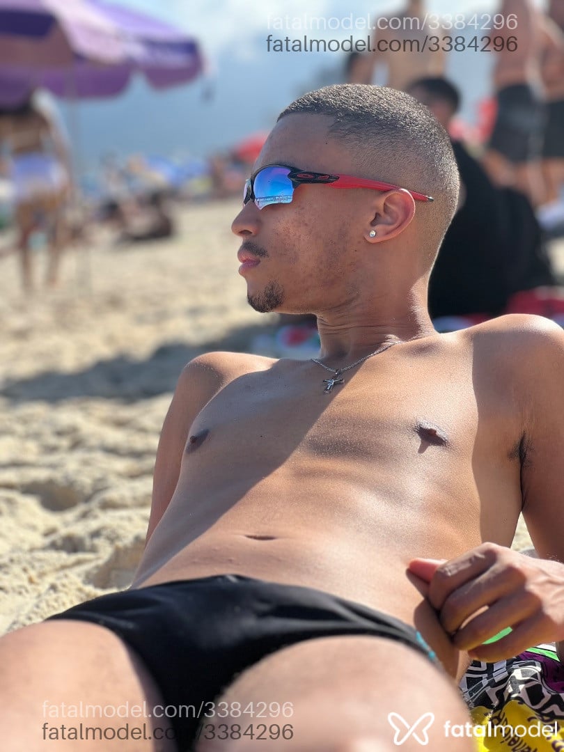 Acompanhante homem com cabelo castanho de olhos castanhos em Guarulhos - Fernando Cortez