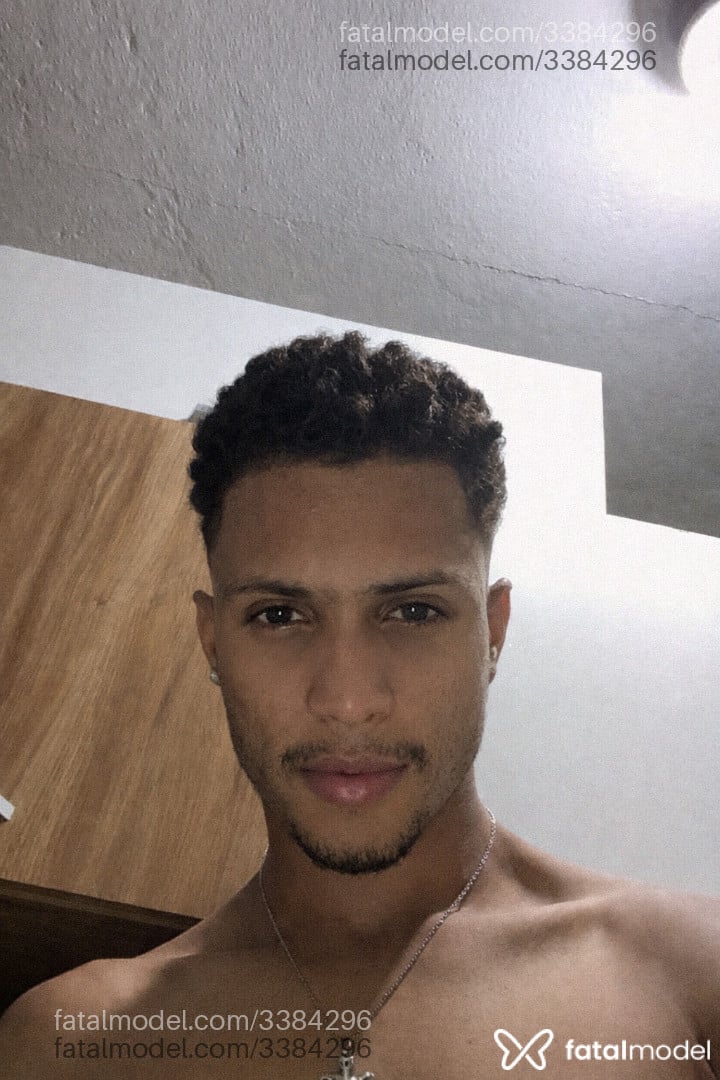 Acompanhante homem com cabelo castanho de olhos castanhos em Guarulhos - Fernando Cortez