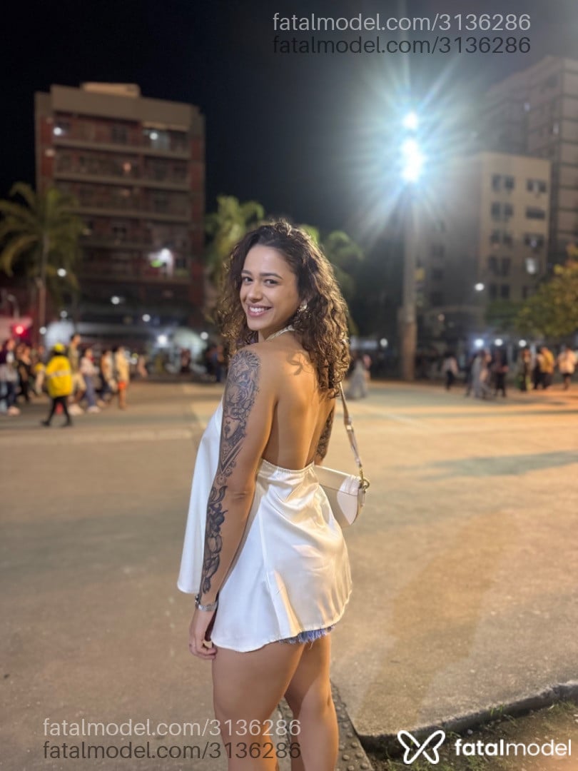 Acompanhante mulher com cabelo castanho de olhos verdes em Rio de Janeiro - Miaastrix
