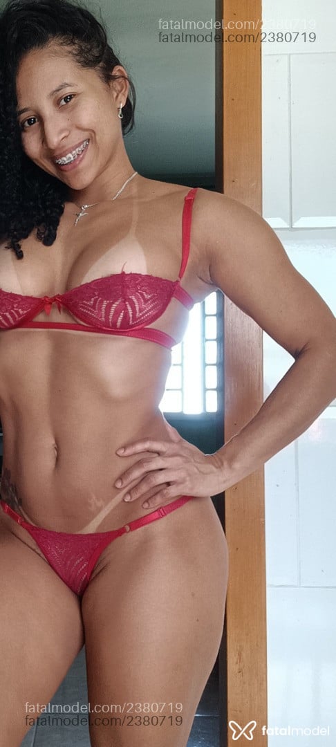 Acompanhante mulher morena (o) de olhos pretos em Goiânia - Letícia Santos