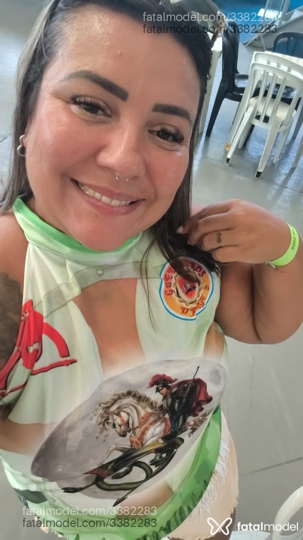 Acompanhante mulher loira (o) de olhos castanhos em Rio de Janeiro Acompanhante mulher loira (o) de olhos castanhos em Rio de Janeiro - Samara