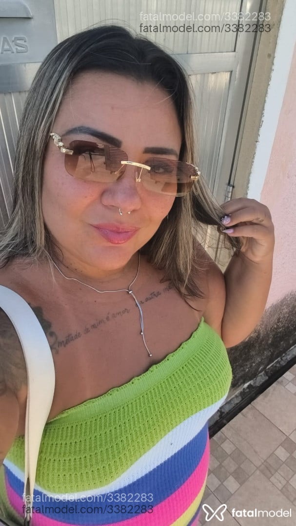 Acompanhante mulher loira (o) de olhos castanhos em Rio de Janeiro Acompanhante mulher loira (o) de olhos castanhos em Rio de Janeiro - Samara