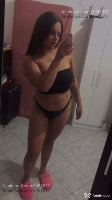 Acompanhante mulher com cabelo castanho de olhos mel em Virtual - Pérola