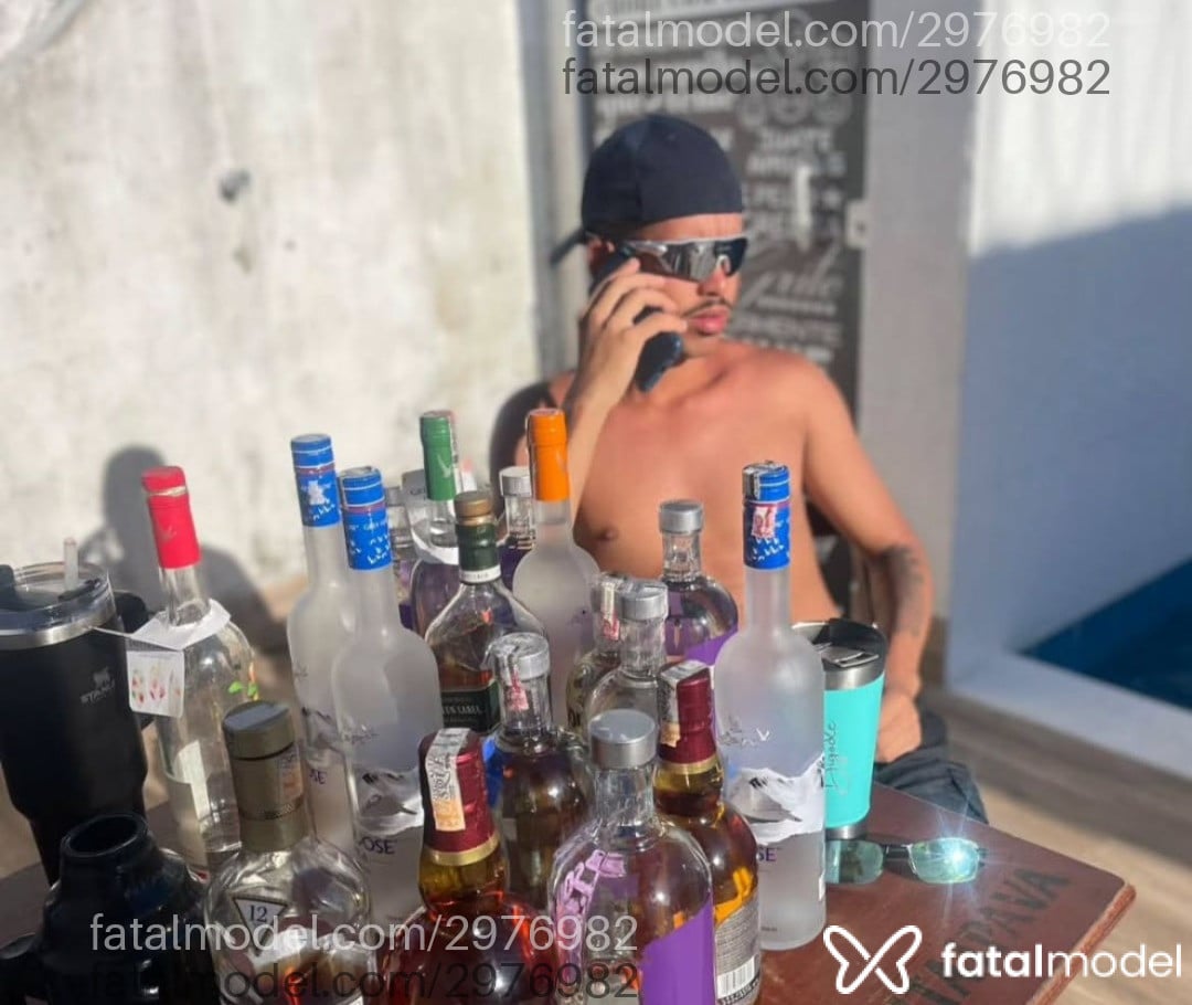 Acompanhante homem morena (o) de olhos pretos - Gustavo Acompanhante homem morena (o) de olhos pretos - Gustavo