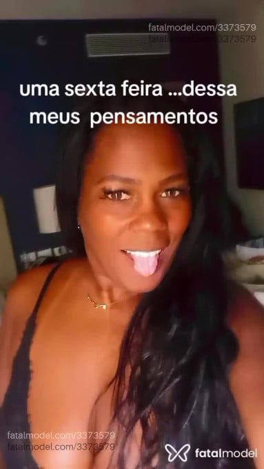 Acompanhante mulher morena (o) de olhos pretos - Bruna
