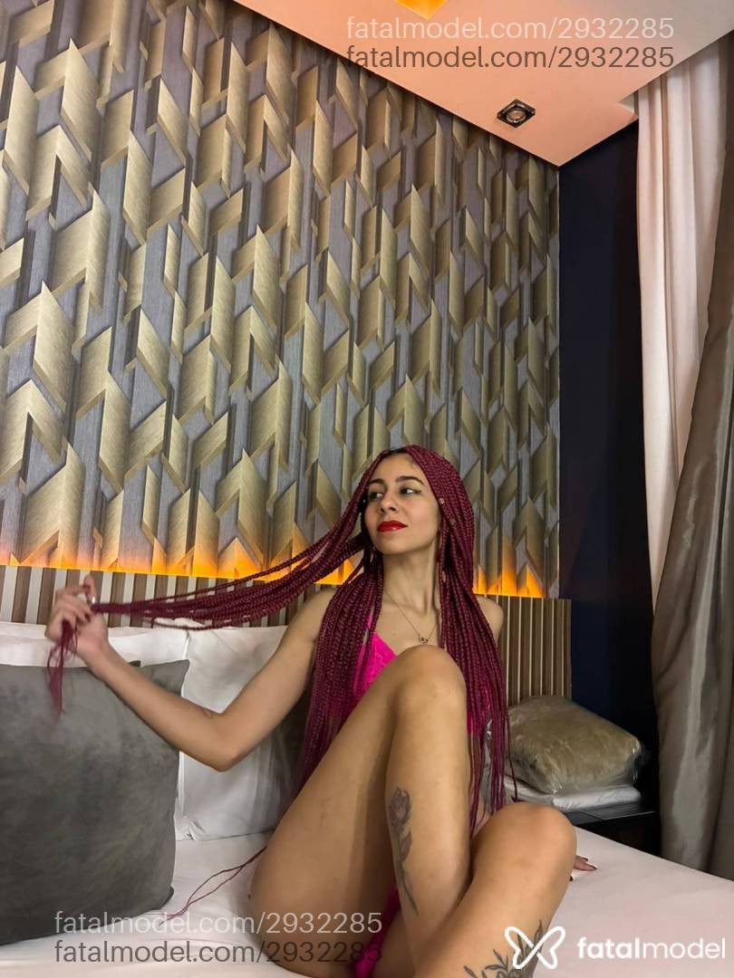 Acompanhante mulher morena (o) de olhos castanhos - Marina