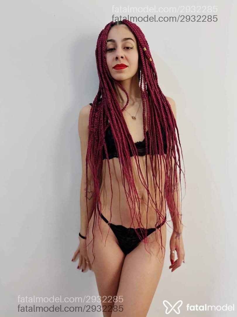 Acompanhante mulher morena (o) de olhos castanhos - Marina