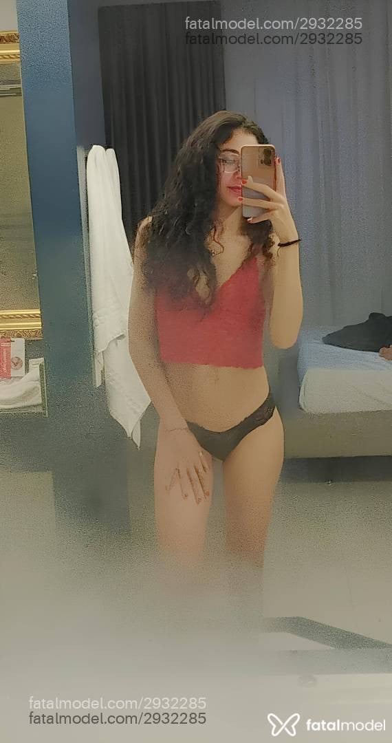 Acompanhante mulher morena (o) de olhos castanhos - Marina