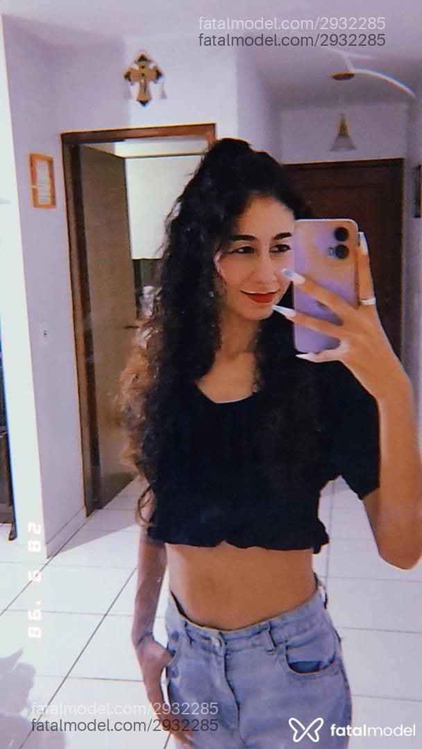 Acompanhante mulher morena (o) de olhos castanhos - Marina