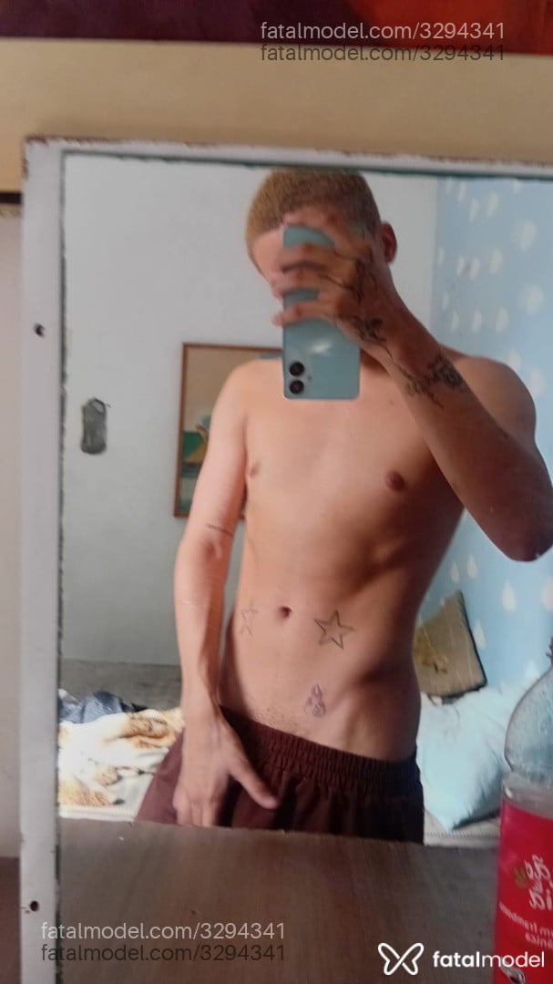 Acompanhante homem loira (o) de olhos castanhos em Virtual - Alex Konner
