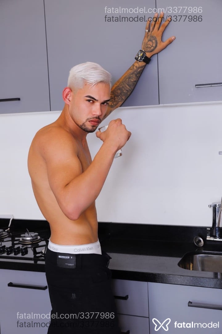 Acompanhante homem com cabelo castanho de olhos castanhos em Florianópolis - Liann