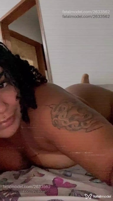 Acompanhante mulher com cabelo castanho de olhos castanhos em Porto Seguro Acompanhante mulher com cabelo castanho de olhos castanhos em Porto Seguro - ísis