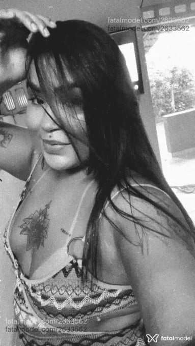 Acompanhante mulher com cabelo castanho de olhos castanhos em Porto Seguro Acompanhante mulher com cabelo castanho de olhos castanhos em Porto Seguro - ísis