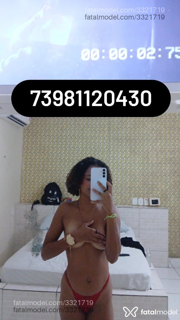 Acompanhante mulher com cabelo castanho de olhos pretos em Eunápolis - Larissa