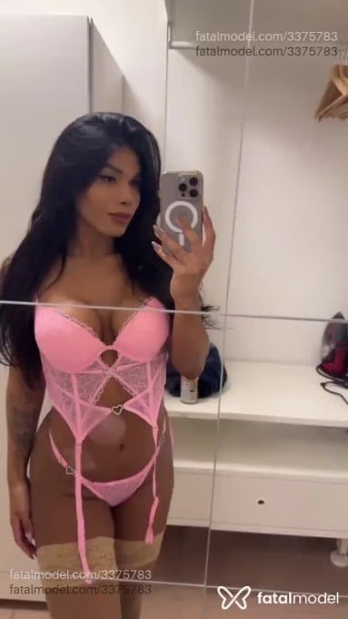 Acompanhante mulher trans morena (o) de olhos castanhos em Florianópolis Acompanhante mulher trans morena (o) de olhos castanhos em Florianópolis - Tayna
