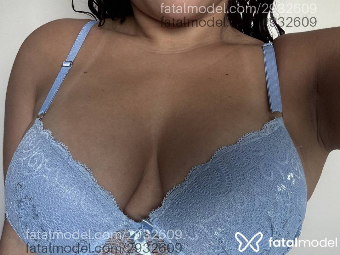 Acompanhante mulher com cabelo castanho de olhos castanhos - Jade Muniz