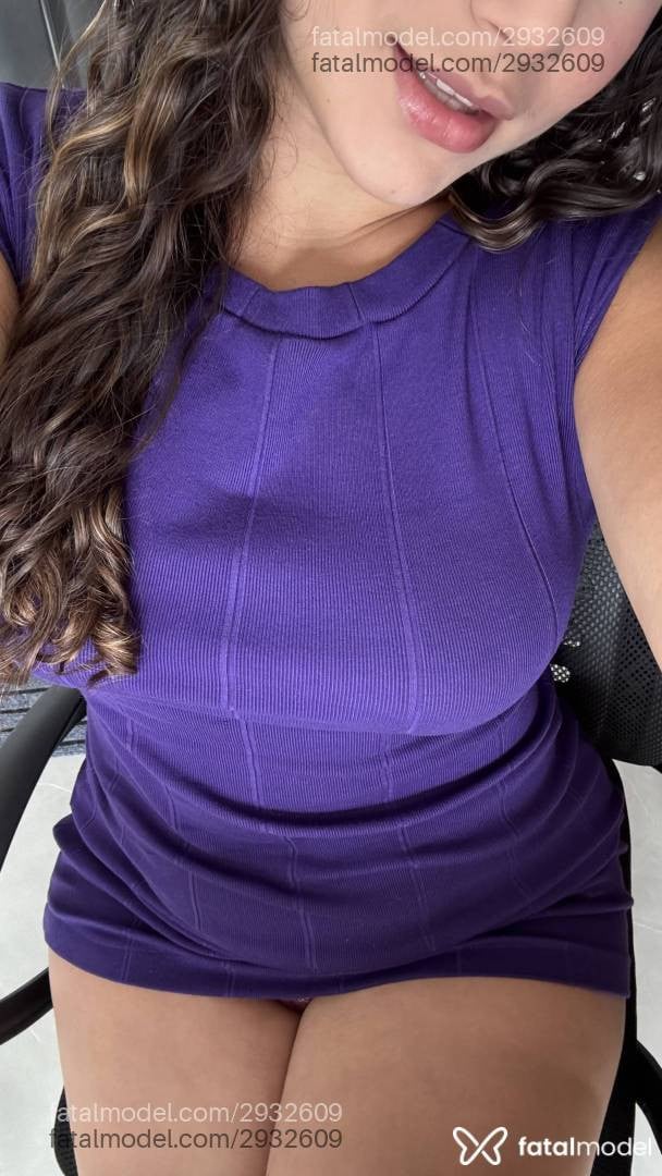 Acompanhante mulher com cabelo castanho de olhos castanhos - Jade Muniz