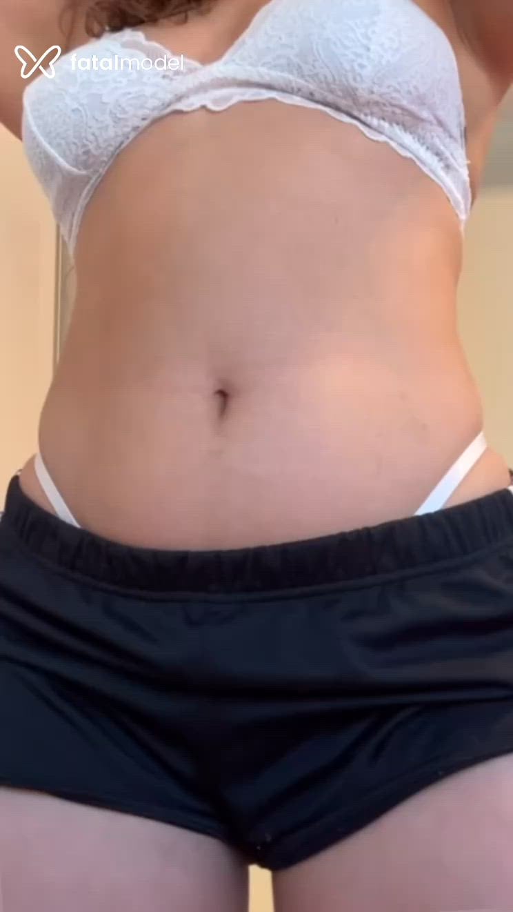 Acompanhante mulher com cabelo castanho de olhos castanhos - Jade Muniz