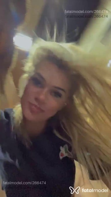 Acompanhante travesti com cabelo colorido de olhos mel em Peixoto de Azevedo Acompanhante travesti com cabelo colorido de olhos mel em Peixoto de Azevedo - Bianca