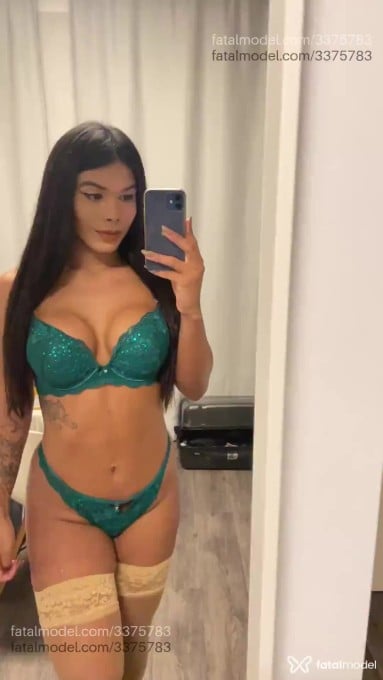 Acompanhante mulher trans morena (o) de olhos castanhos - Tayna