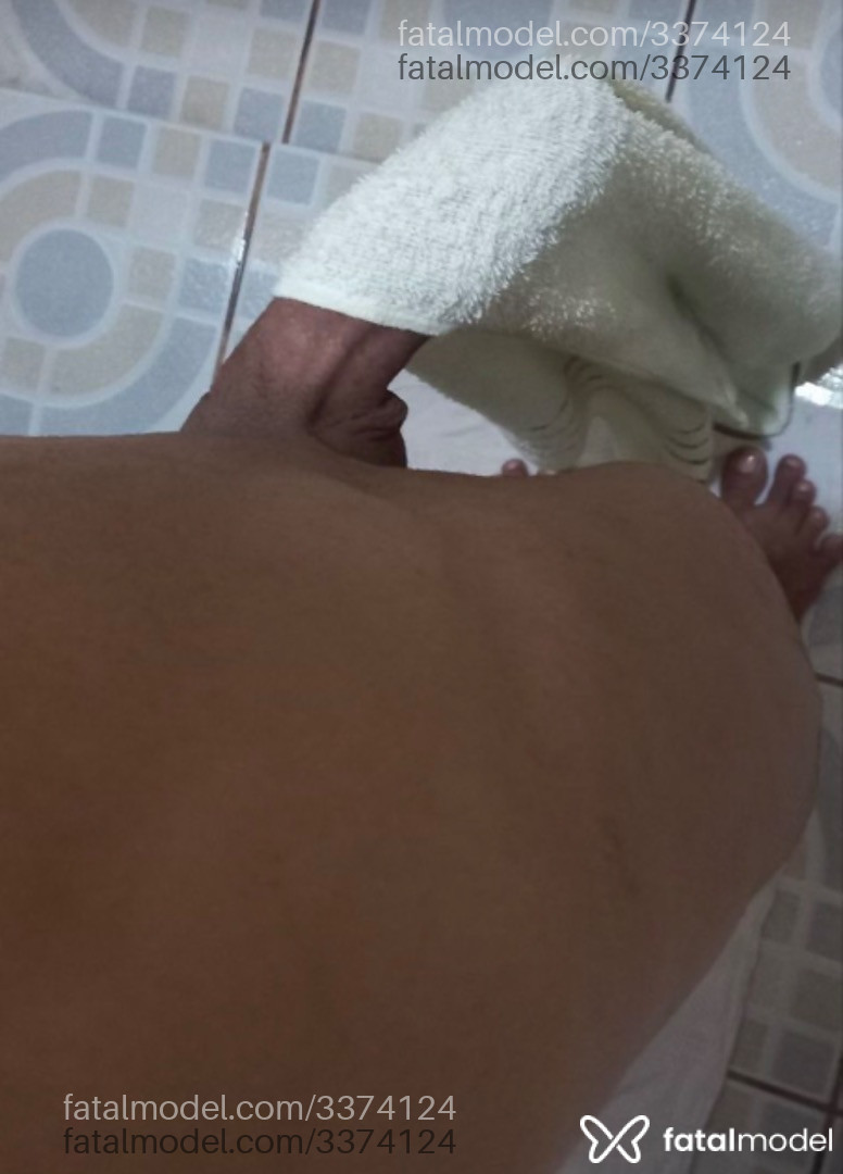 Acompanhante homem com cabelo castanho de olhos castanhos - Makabah