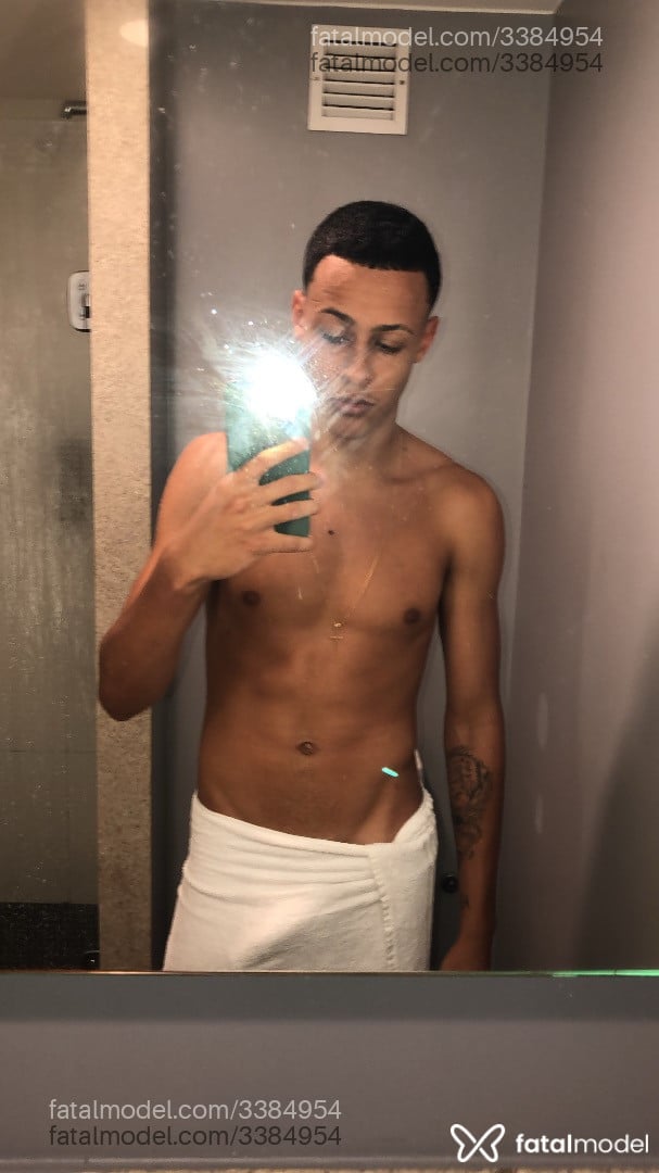 Acompanhante homem morena (o) de olhos castanhos em Duque de Caxias Acompanhante homem morena (o) de olhos castanhos em Duque de Caxias - Marcos