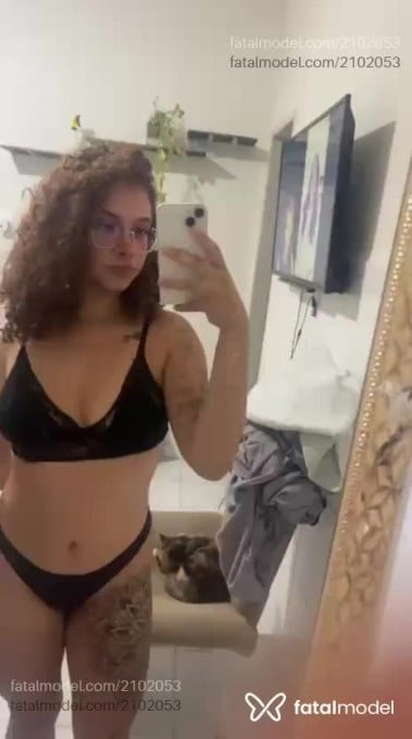 Acompanhante mulher com cabelo castanho de olhos castanhos em Virtual - Melissinha
