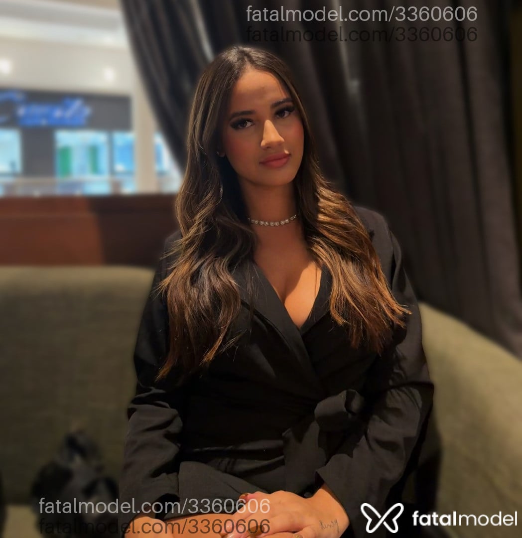 Acompanhante mulher com cabelo castanho de olhos castanhos em Curitiba - Ninaa