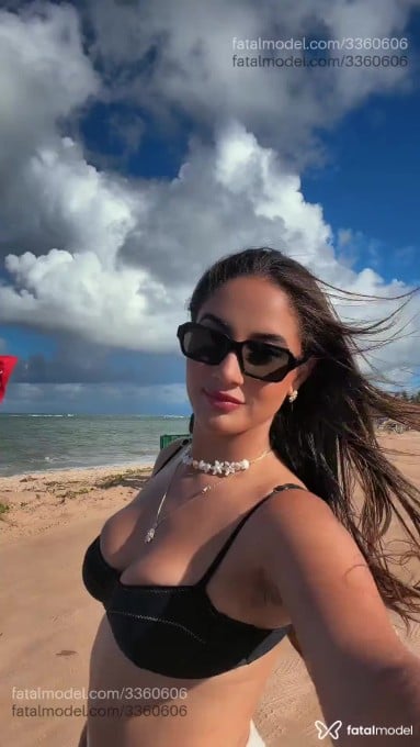 Acompanhante mulher com cabelo castanho de olhos castanhos em Curitiba - Ninaa