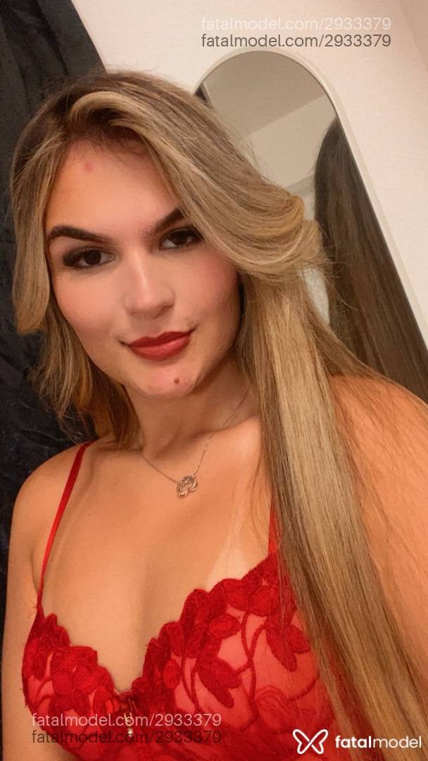 Acompanhante mulher trans loira (o) de olhos castanhos - Angel
