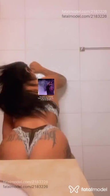 Acompanhante mulher com cabelo castanho de olhos castanhos em Aparecida de Goiânia Acompanhante mulher com cabelo castanho de olhos castanhos em Aparecida de Goiânia - Karol Lopes