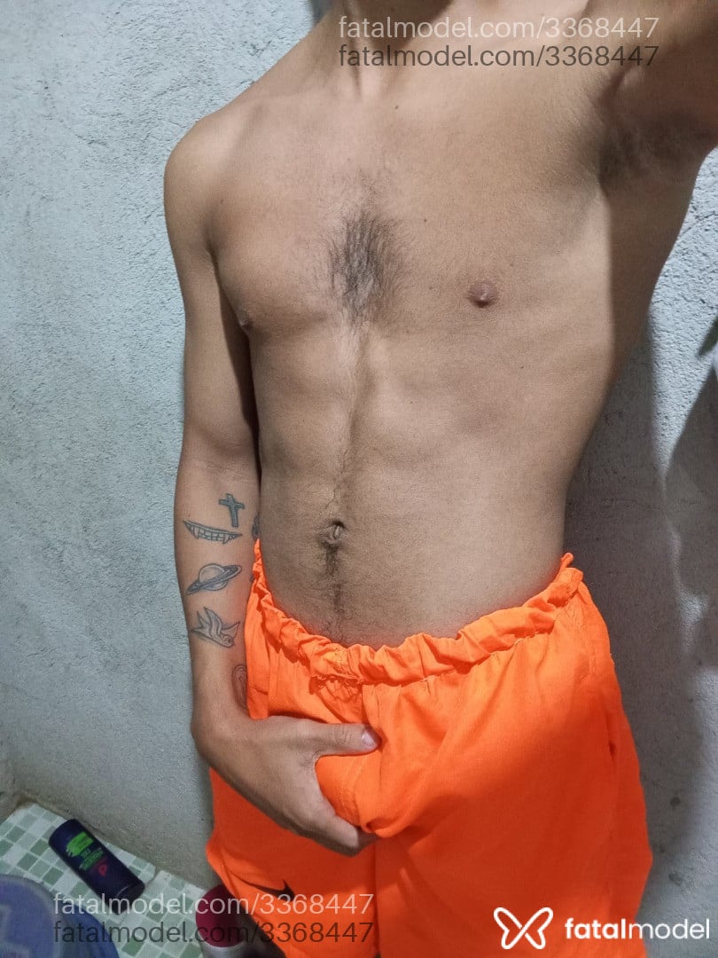 Acompanhante homem com cabelo castanho de olhos pretos - Black Dante