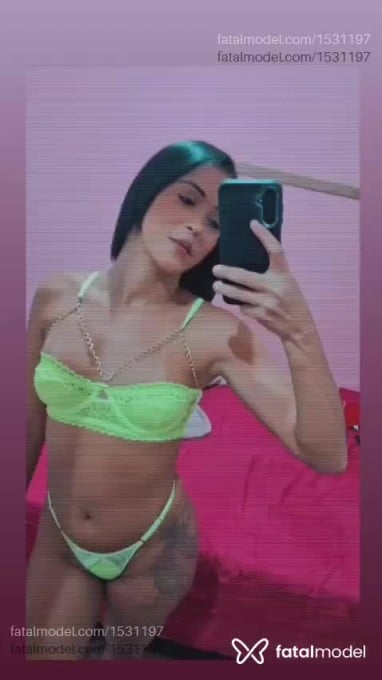 Acompanhante mulher com cabelo castanho de olhos castanhos - Agatha Morais
