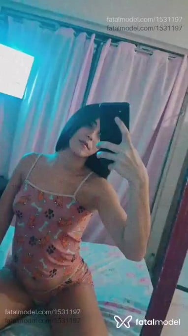 Acompanhante mulher com cabelo castanho de olhos castanhos - Agatha Morais