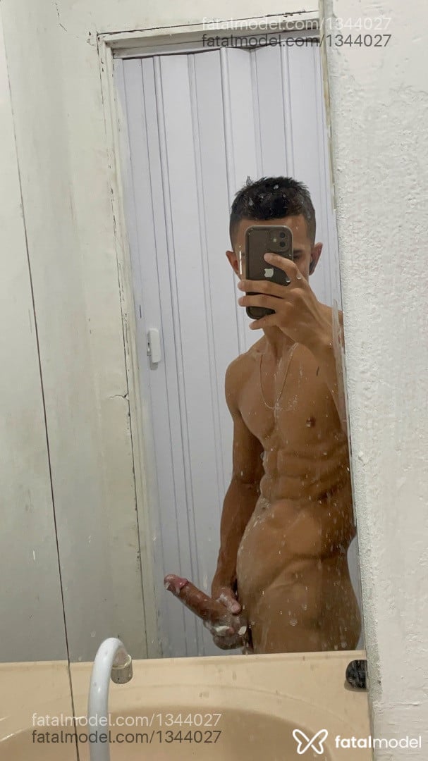 Acompanhante homem morena (o) de olhos castanhos em Novo Hamburgo - Gabriel