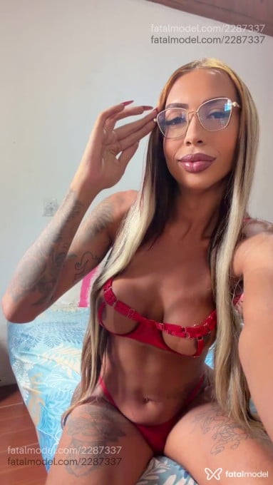 Acompanhante mulher trans morena (o) de olhos mel em Extrema Acompanhante mulher trans morena (o) de olhos mel em Extrema - Hanna Colucci