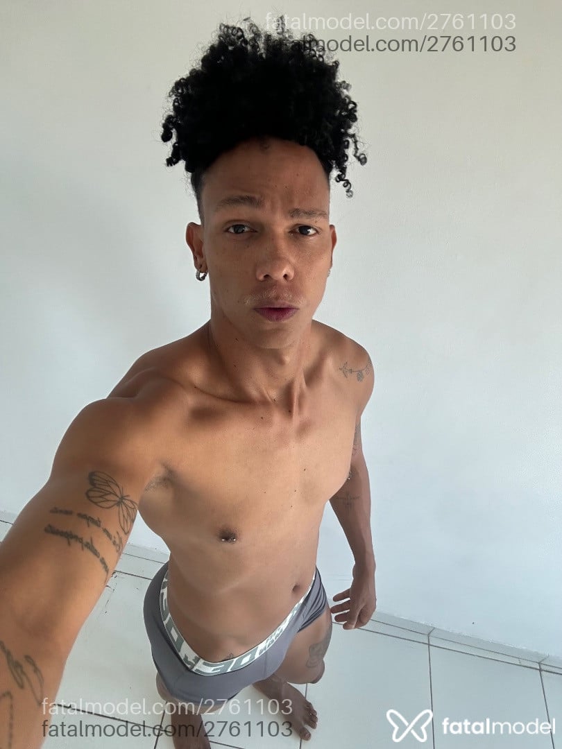 Acompanhante homem morena (o) de olhos pretos - Akyno Acompanhante homem morena (o) de olhos pretos - Akyno