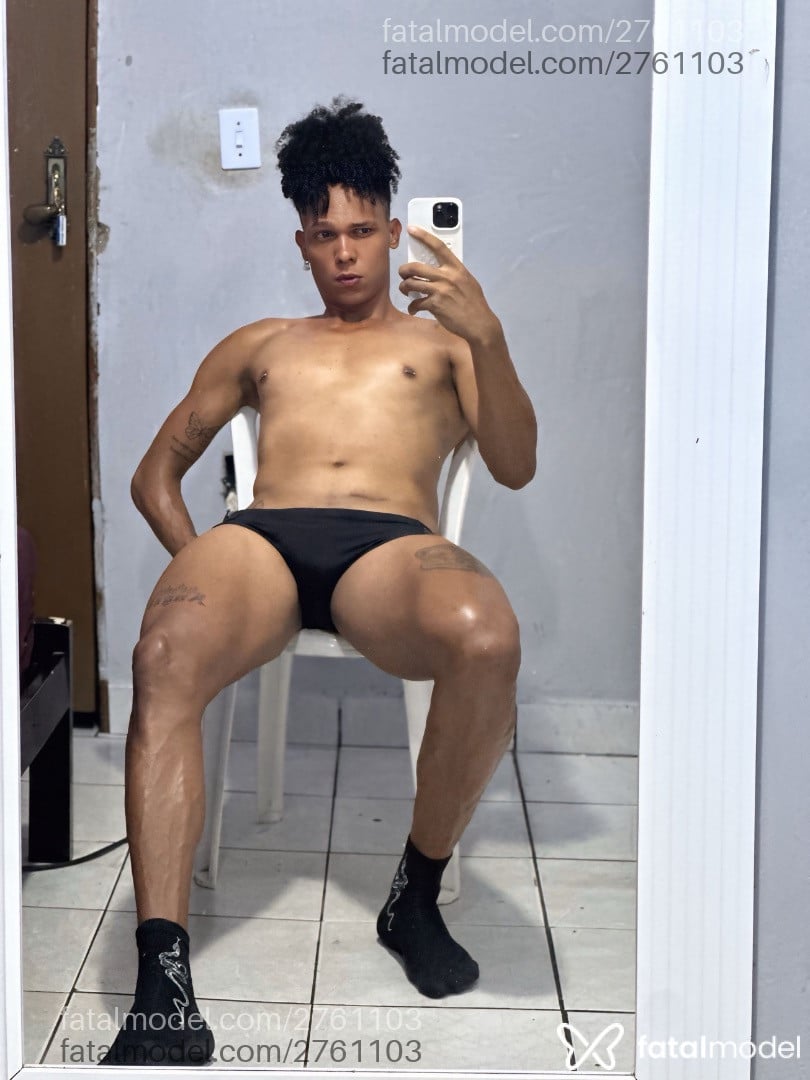 Acompanhante homem morena (o) de olhos pretos em Salvador - Akyno