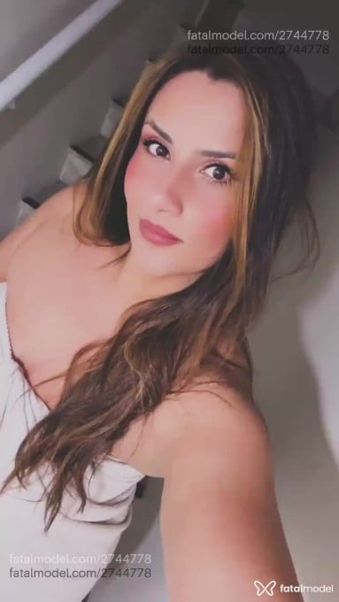 Acompanhante mulher com cabelo castanho de olhos castanhos - Letícia Vidal Acompanhante mulher com cabelo castanho de olhos castanhos - Letícia Vidal