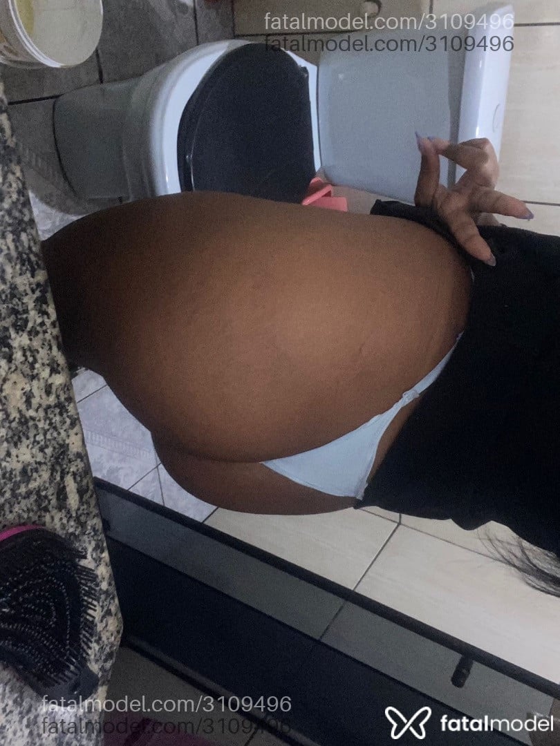 Acompanhante mulher morena (o) de olhos pretos em Macaé - Micaelly