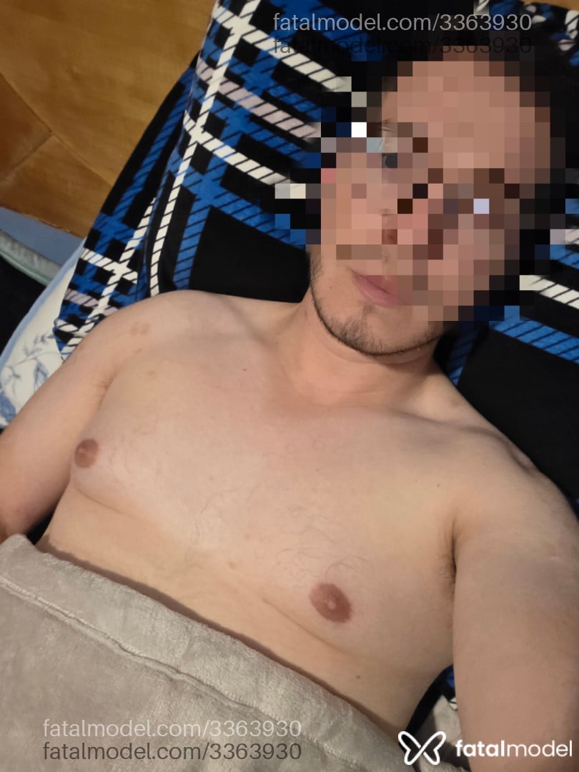 Acompanhante homem com cabelo castanho de olhos verdes em Passo Fundo - PassivoAlpha
